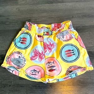 Pretty Yellow Tennis Shorts Fish Motif Elastic Band Size L.Like New Conditions